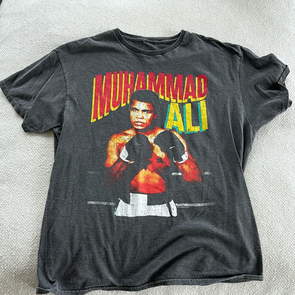 L Muhammad Ali “greatest of all time” T shirt from urban outfitters